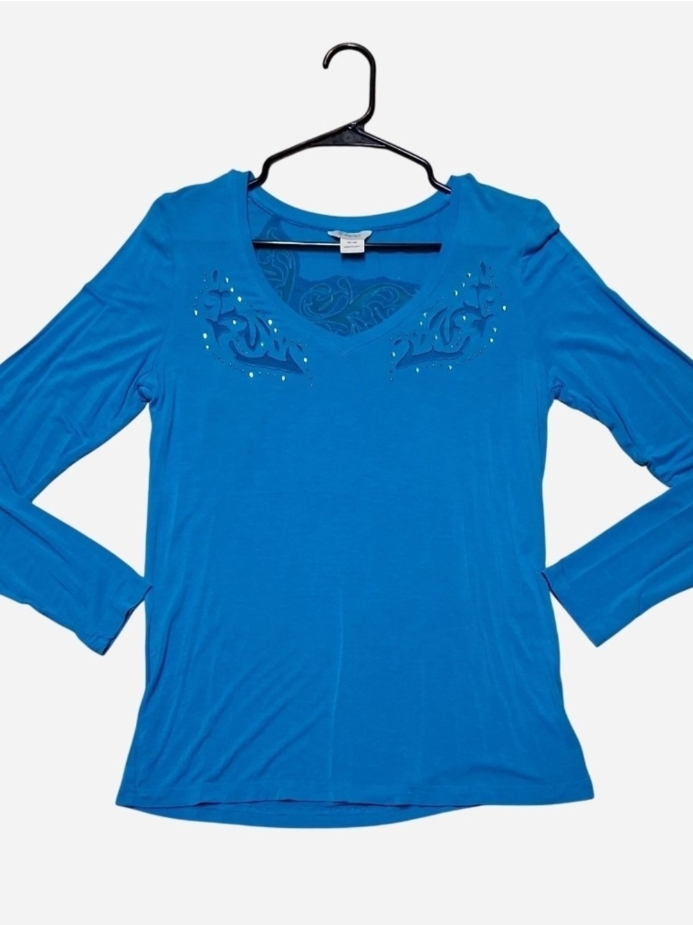 Ariat Long Sleeve Scooped V-Neck Top